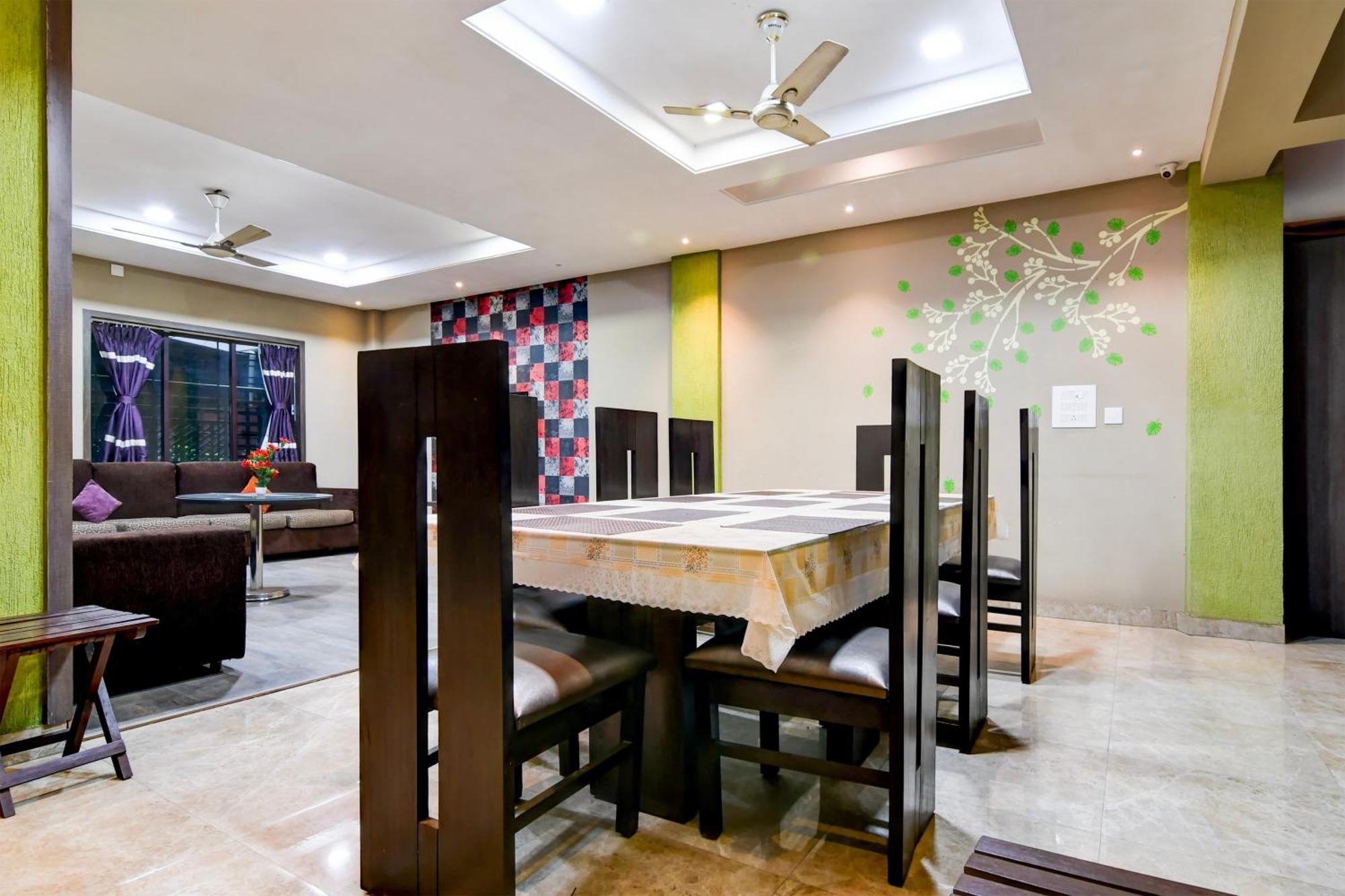 Hotel Super Collection O Behala Bhasa Esterno foto
